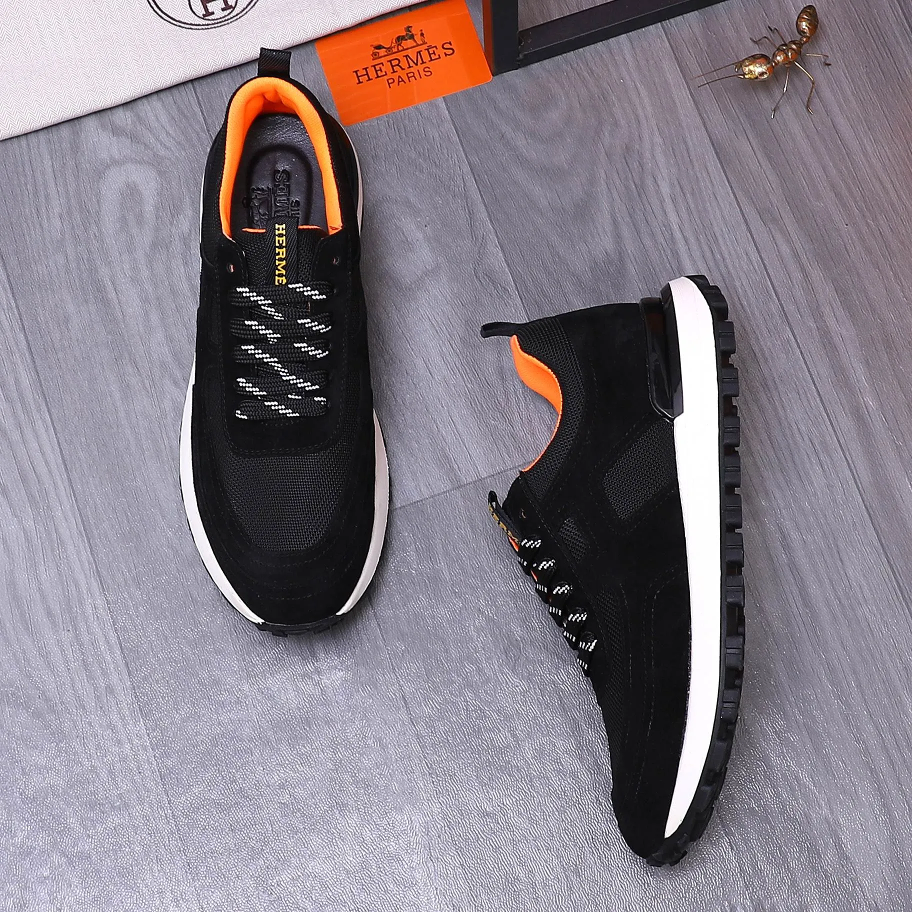 Men's shoes 💰420 Product trademark: HERMES "Hermes" casual shoes Regular size: 38-44 Product materials: Selected frosted cowhide stitching mesh upper Breathable mesh lining Cowhide insole Rubber outsole
